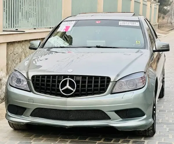 Mercedes-Benz C350 2008 (2)