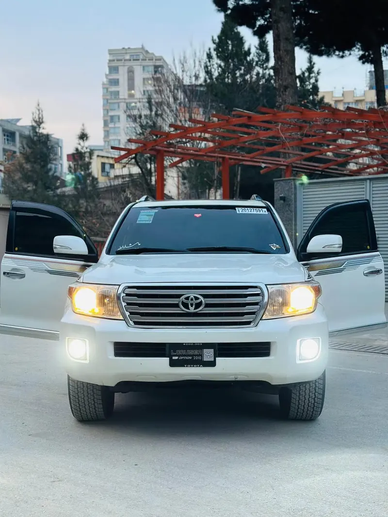 Toyota Land Cruiser 2010 (1)