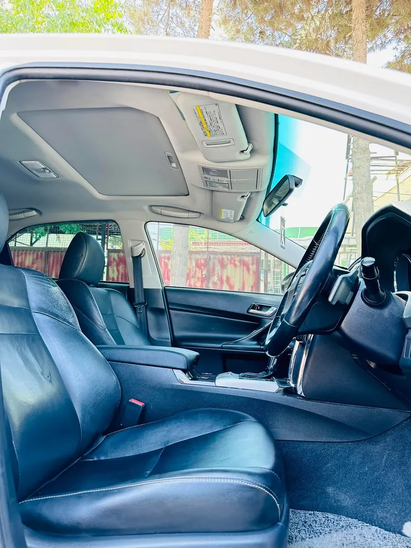Toyota Mark X 2010 (6)