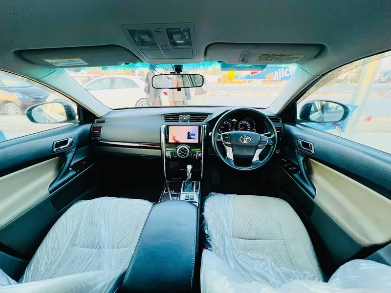 Toyota Mark X 2010 (4)