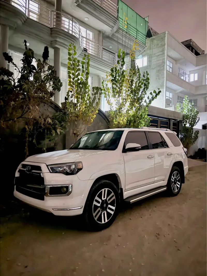 تویوتا 4Runner 2015 (1)