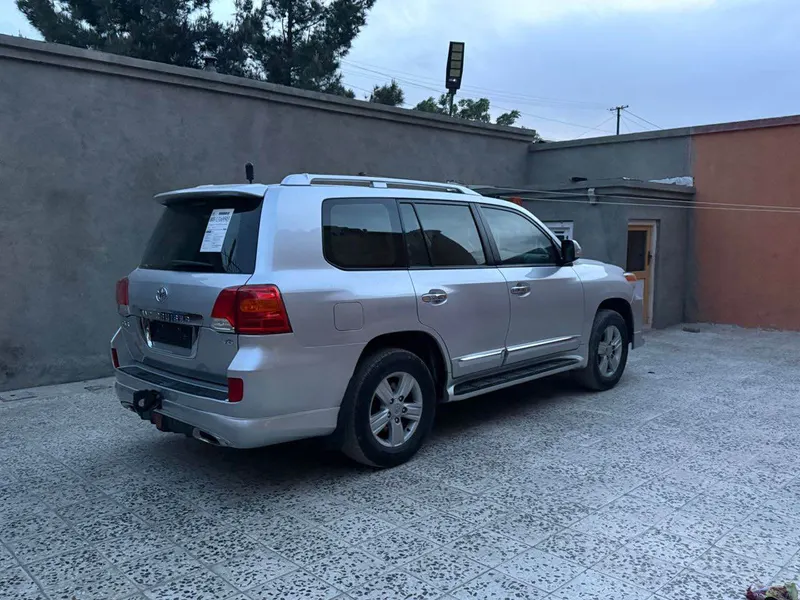 Toyota Land Cruiser 2014 (2)