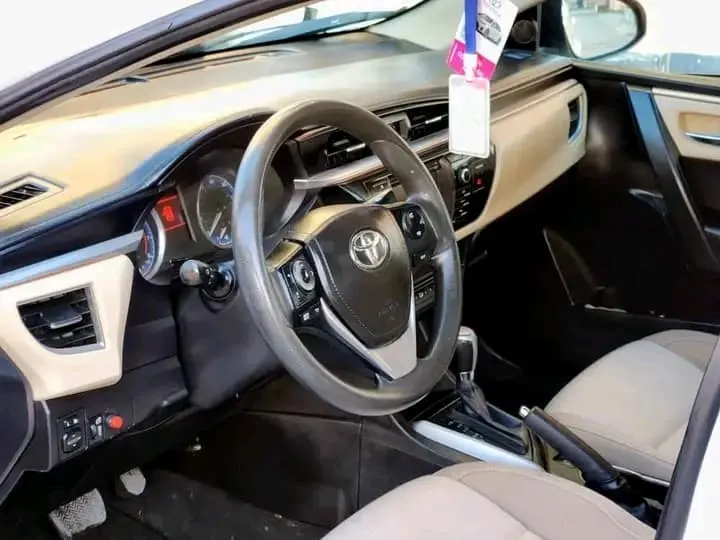 Toyota Corolla LE 2016 (4)