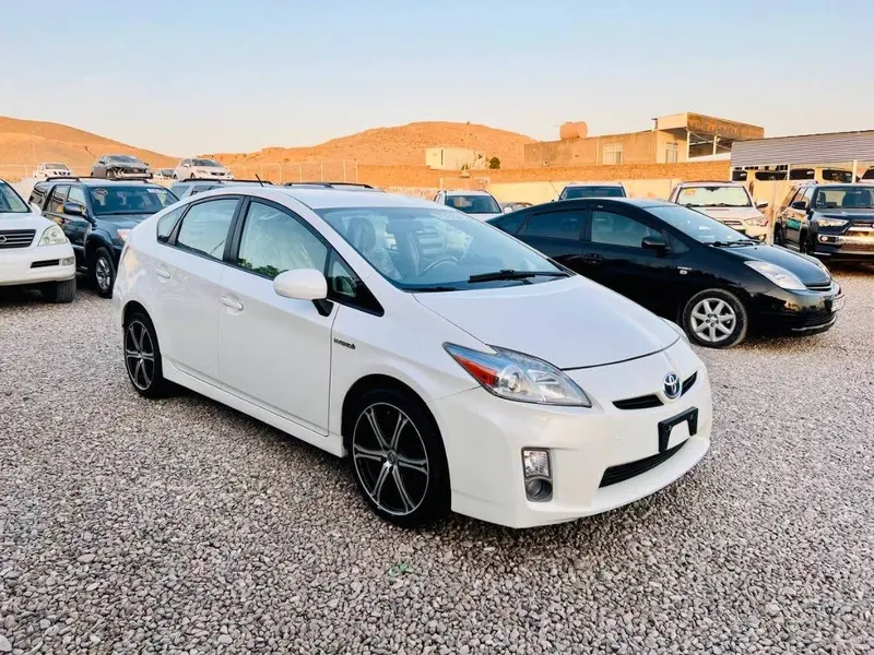 Toyota Prius Hybrid 2011 (2)