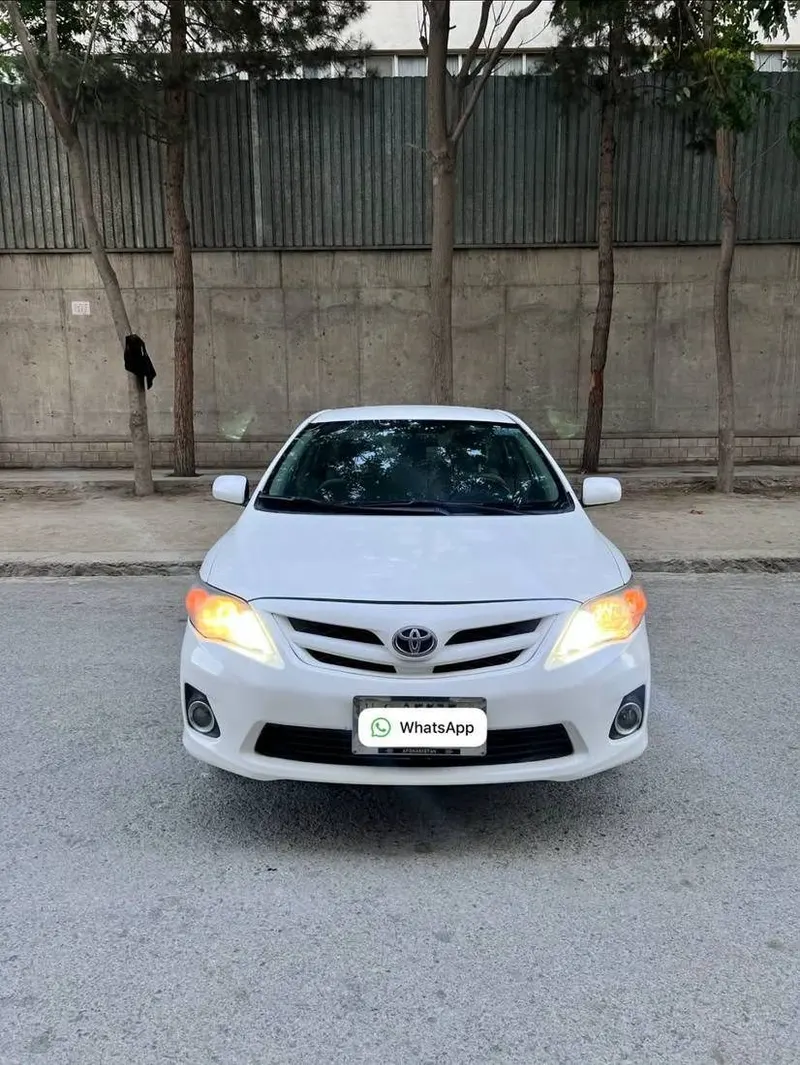 Toyota Corolla LE 2012 (2)