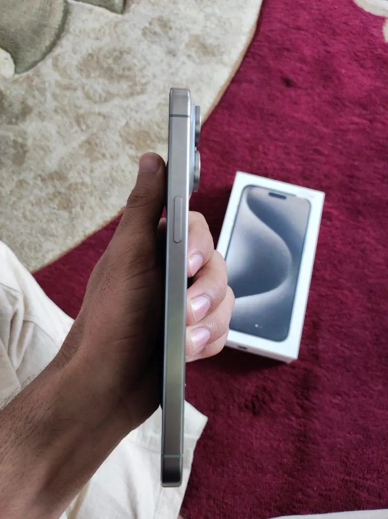 Iphone 15 pro max Mobile (2)