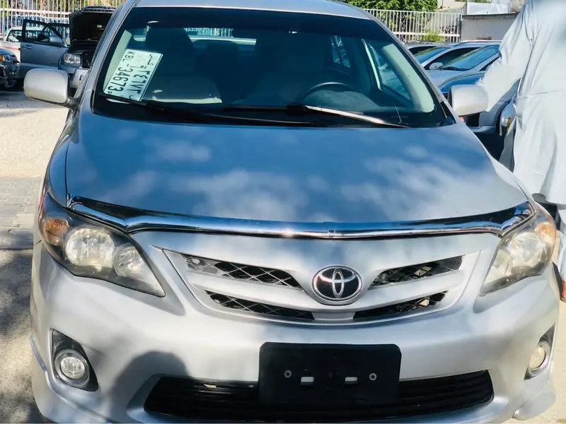 Toyota Corolla LE 2013 (2)