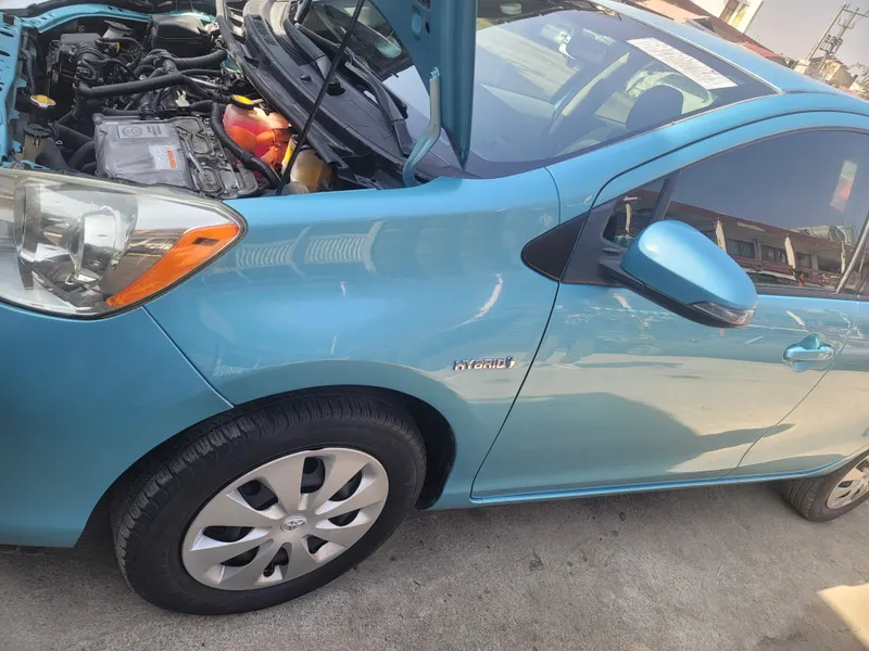 Toyota Aqua 2014 (8)