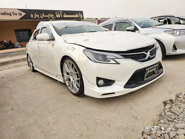 Toyota Mark X Sport 2012 (1)