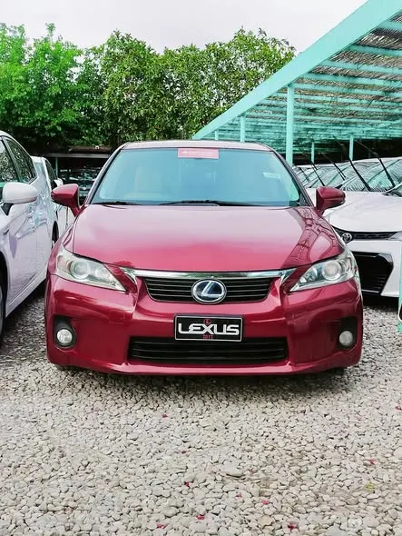 Lexus CT200 2012 (1)