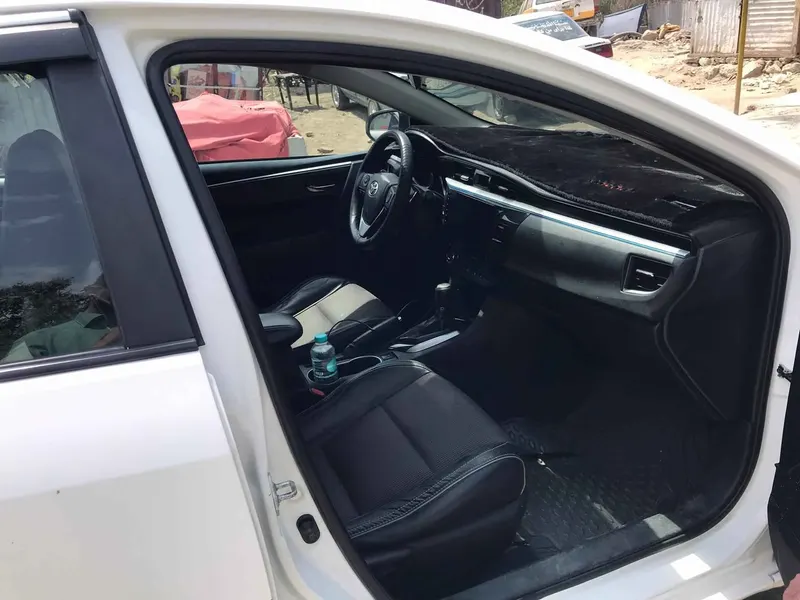 Toyota Corolla 2015 (4)