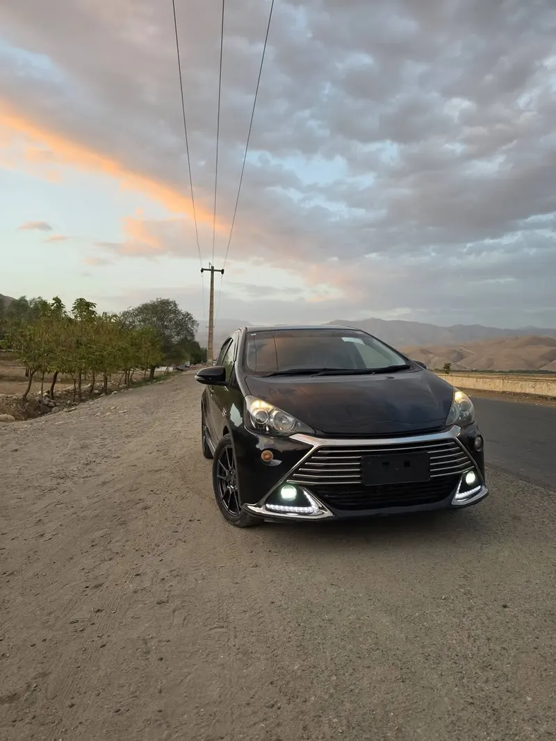 Toyota Aqua GS 2015 (2)