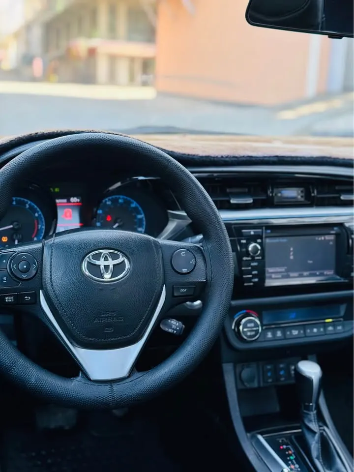 Toyota Corolla 2016 (4)