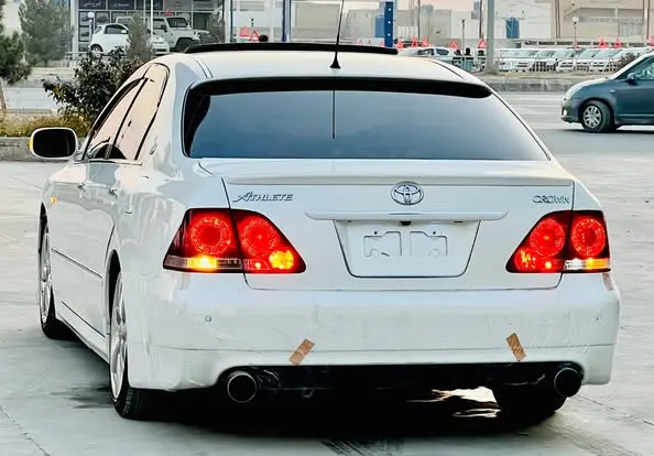 Toyota Crown (3)