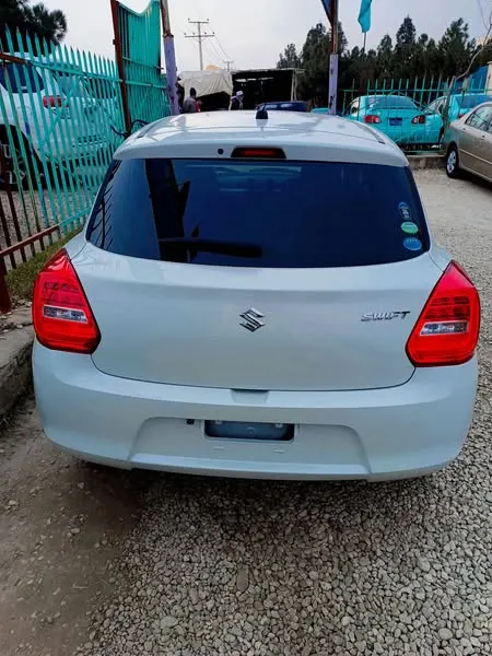 Suzuki Swift 2018 (3)