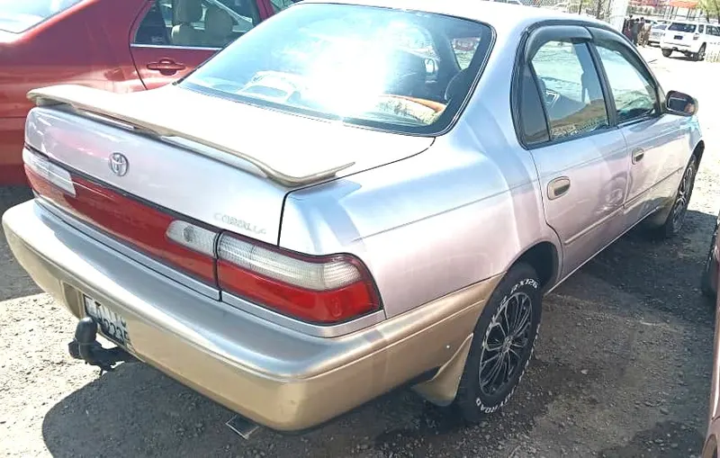 Toyota Corolla 1997 (2)