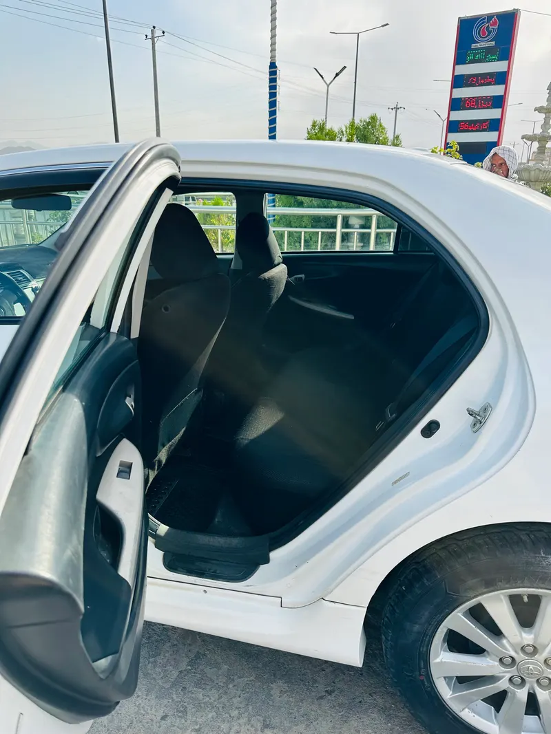 Toyota Corolla 2010 (7)