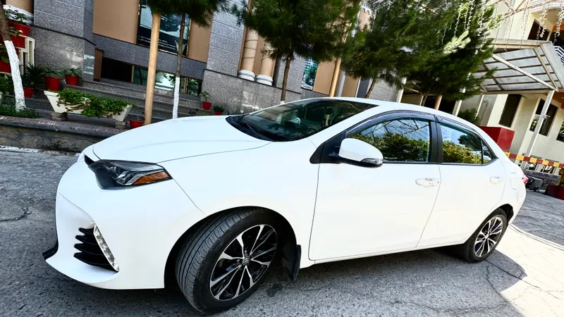 Toyota Corolla 2018 (1)