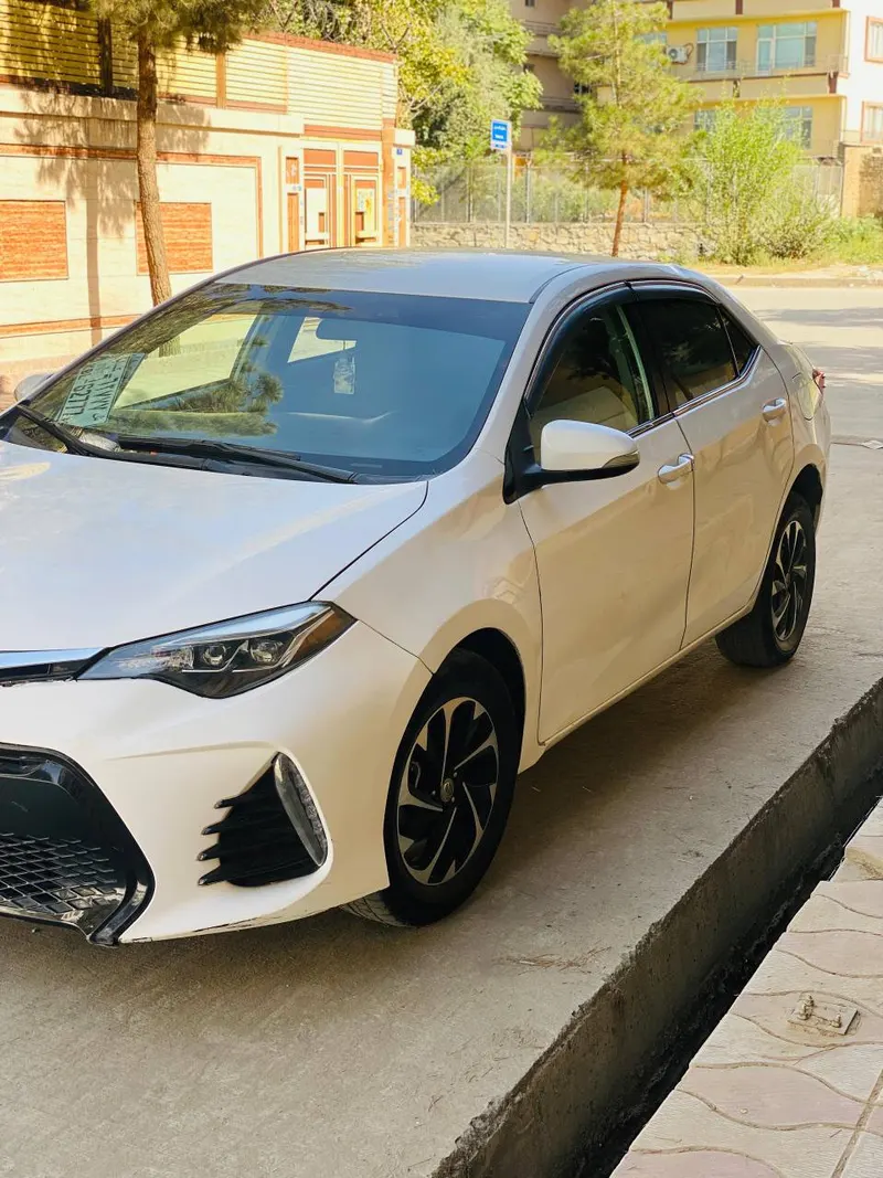 Toyota Corolla 2015 (2)