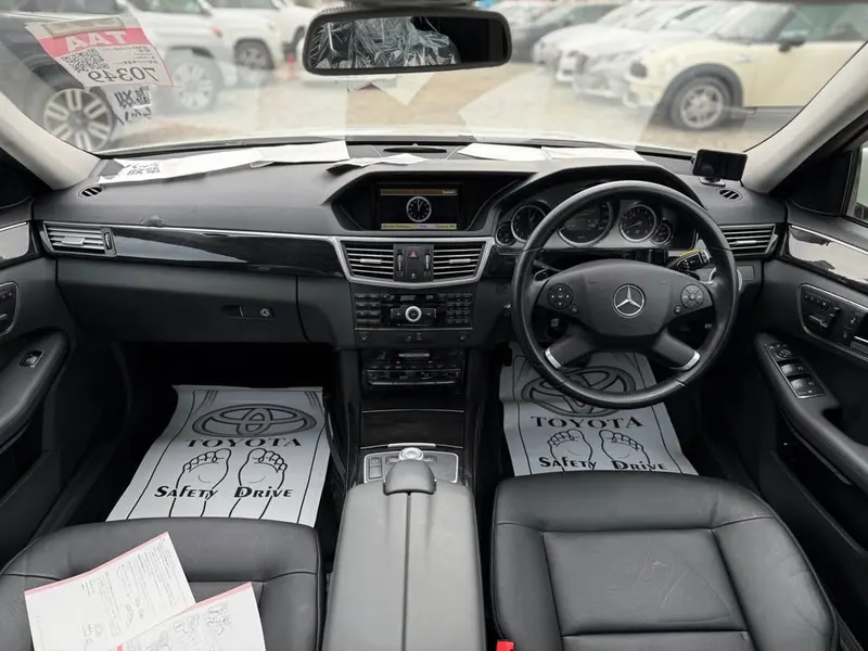 Mercedes-Benz E300 2013 (4)
