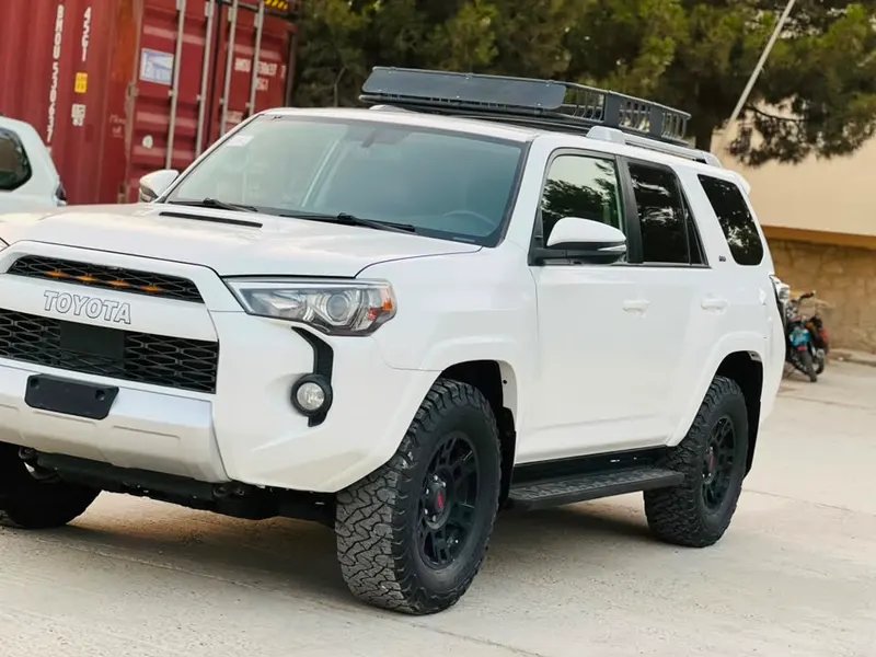 تویوتا 4Runner 2018 (2)