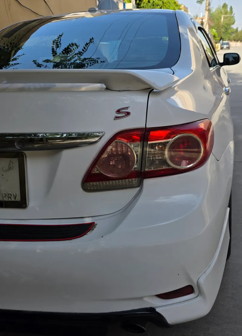Toyota Corolla 2010 (5)