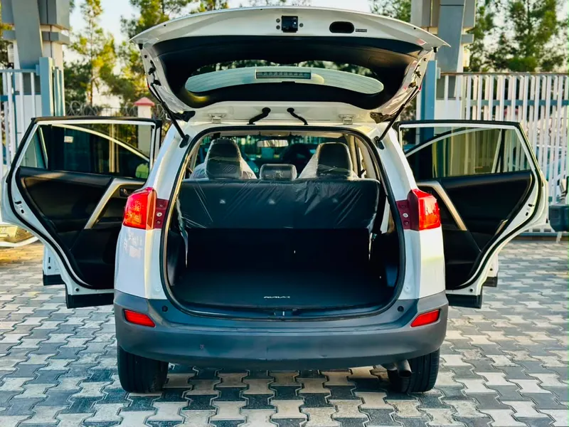 Toyota RAV4 XLE 2013 (4)