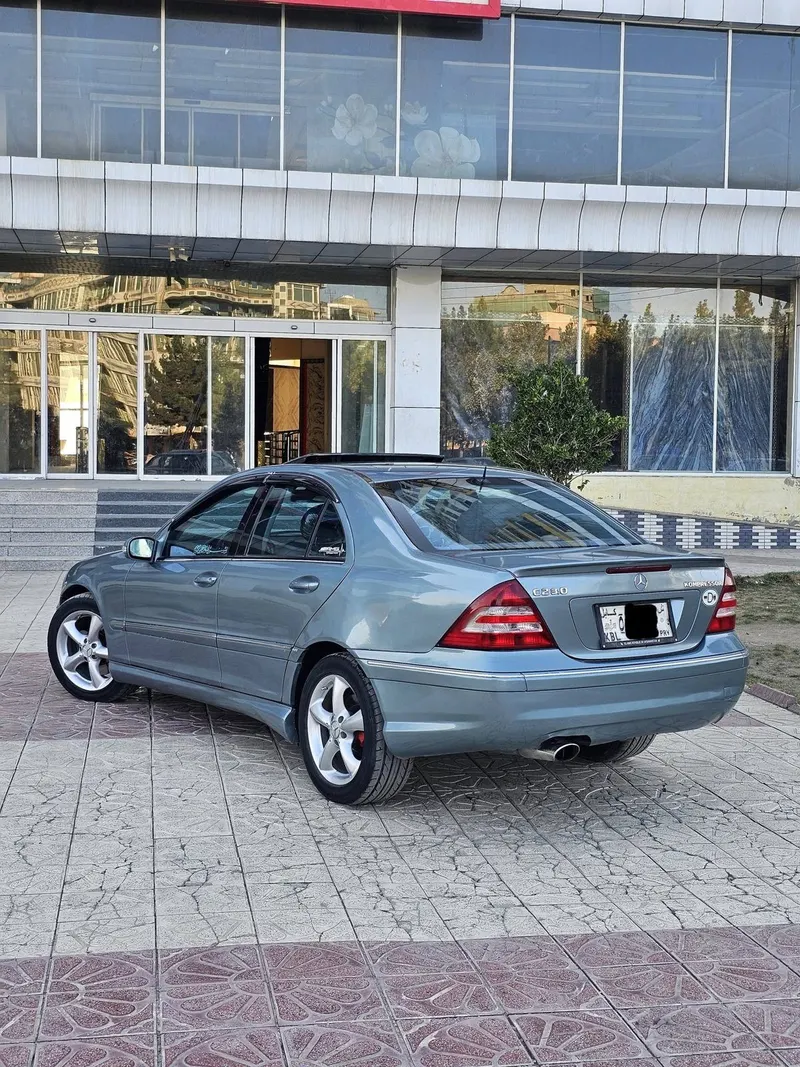 Mercedes-Benz C-Class 2005 (5)