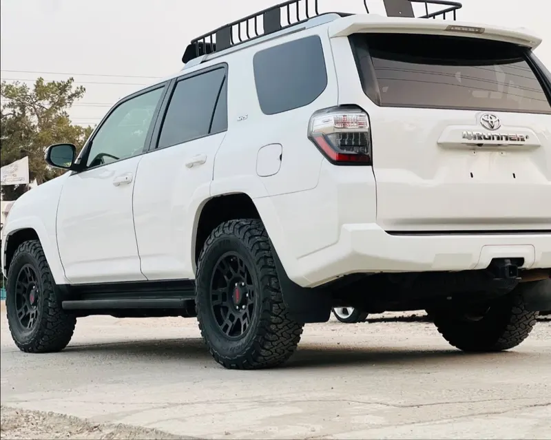 تویوتا 4Runner 2018 (4)