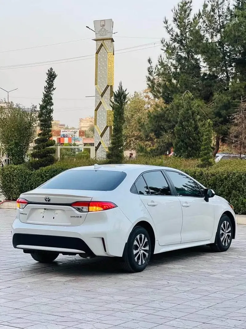 Toyota Corolla Hybrid 2022 (6)