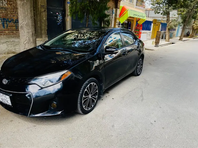 Toyota Corolla 2016 (2)