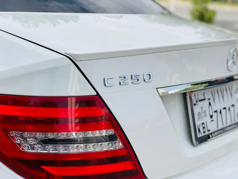 Mercedes-Benz C250 2012 (3)