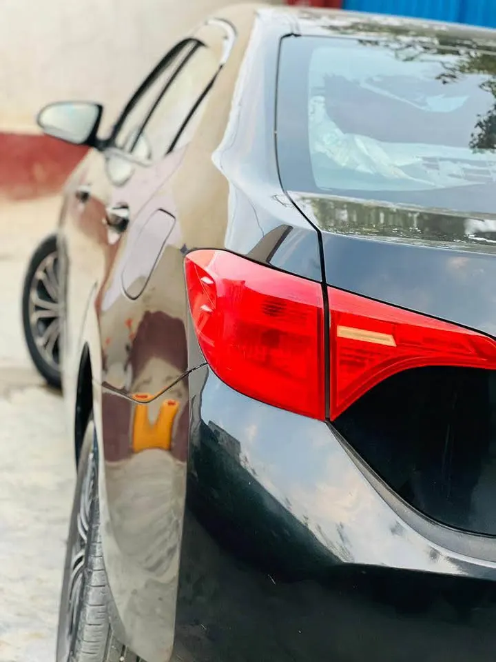 Toyota Corolla 2015 (3)