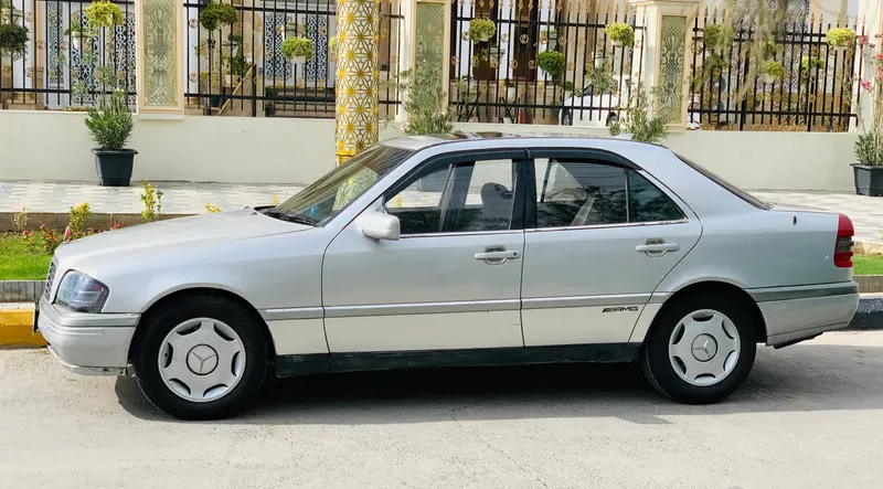 Mercedes-Benz 1993 (2)