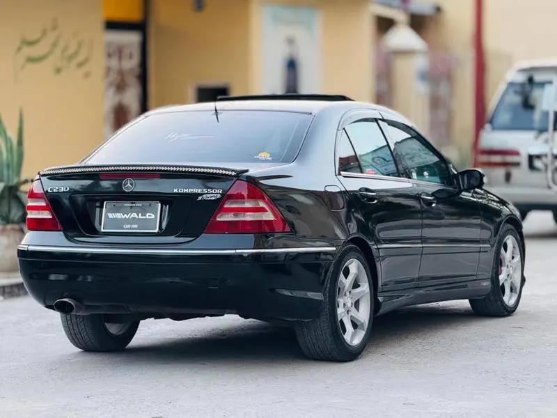 Mercedes-Benz 2005 (3)