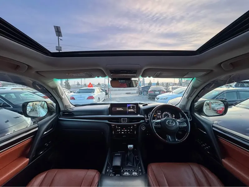 Lexus LX570 2018 (4)