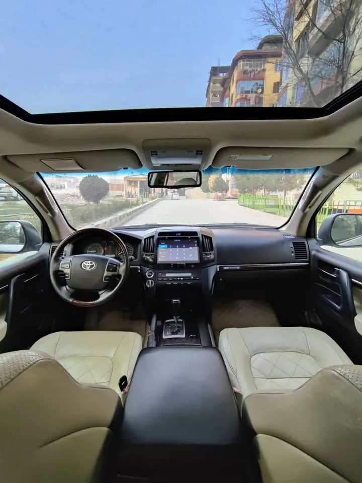 Toyota Land Cruiser 2011 (4)