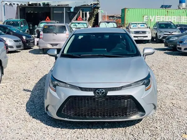 Toyota Corolla Hybrid 2020 (1)