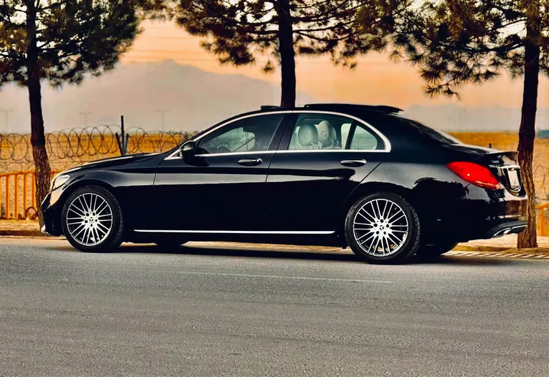 Mercedes-Benz 2017 (2)
