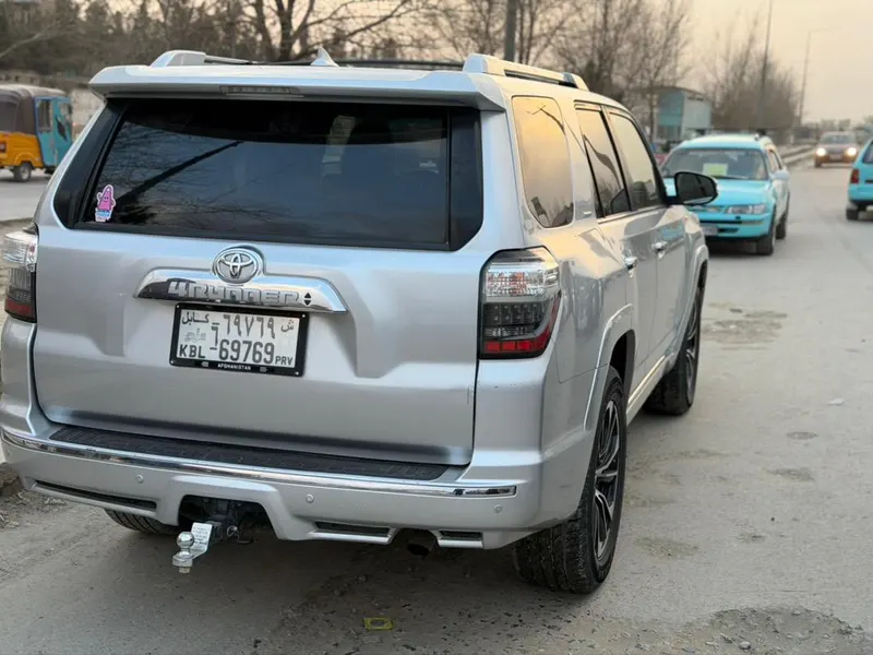 Toyota 4 Runner 2015 (2)
