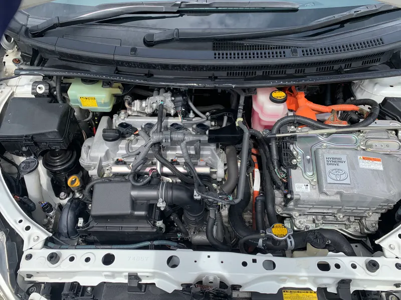 Toyota Aqua 2013 (4)