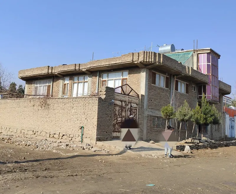 د پلورنې دوه پوړیز کور، 3 واحده، 9 خونې، 525 m² (1)
