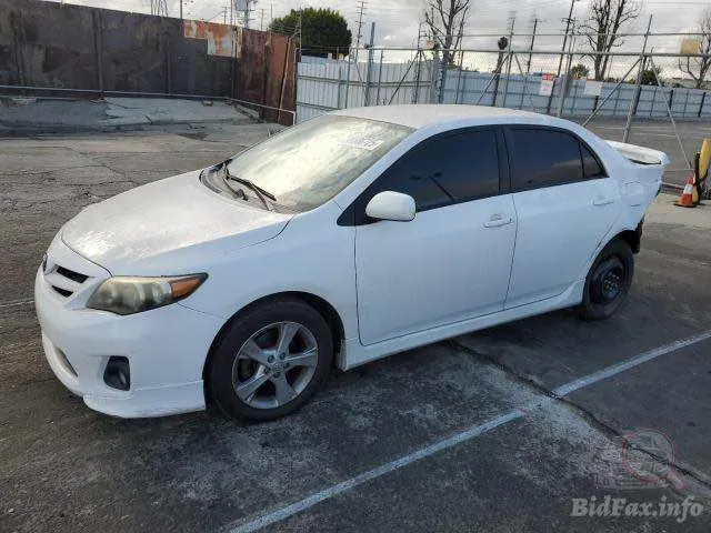 Toyota Corolla 2011 (2)