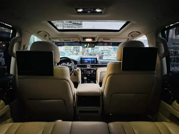 Lexus LX570 2017 (4)