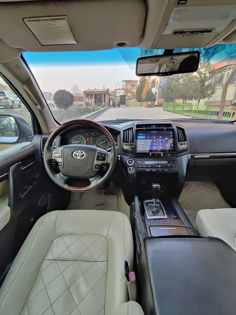 Toyota Land Cruiser 2011 (4)
