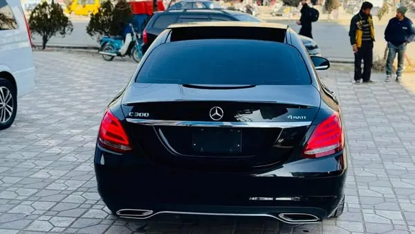 Mercedes-Benz C300 2015 (3)