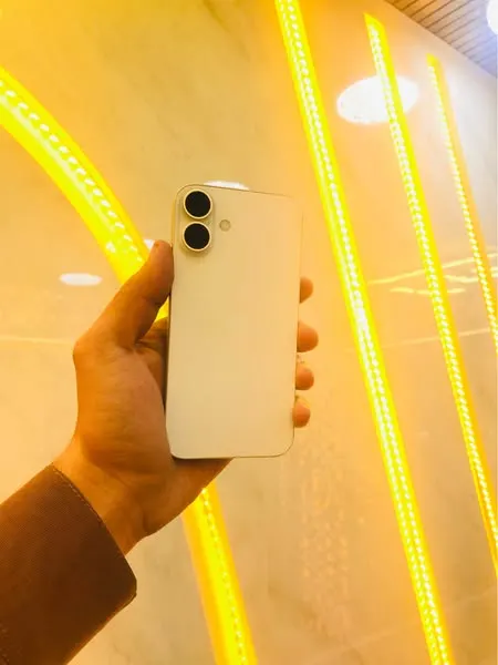 iPhone XR (iPhone 16 Shape) (1)