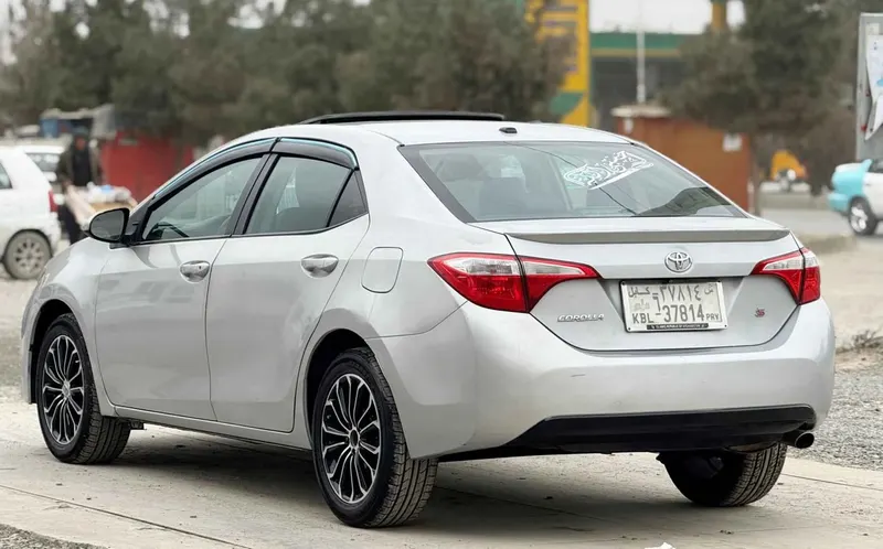 Toyota Corolla 2016 (3)