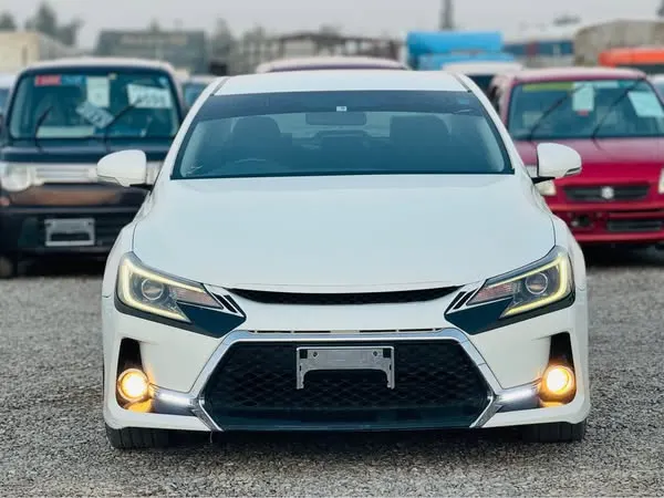 Toyota Mark X GS 2015 (1)