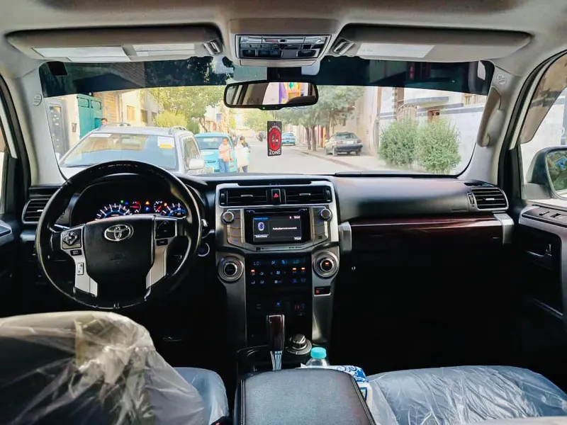 Toyota 4 Runner 2018 (4)